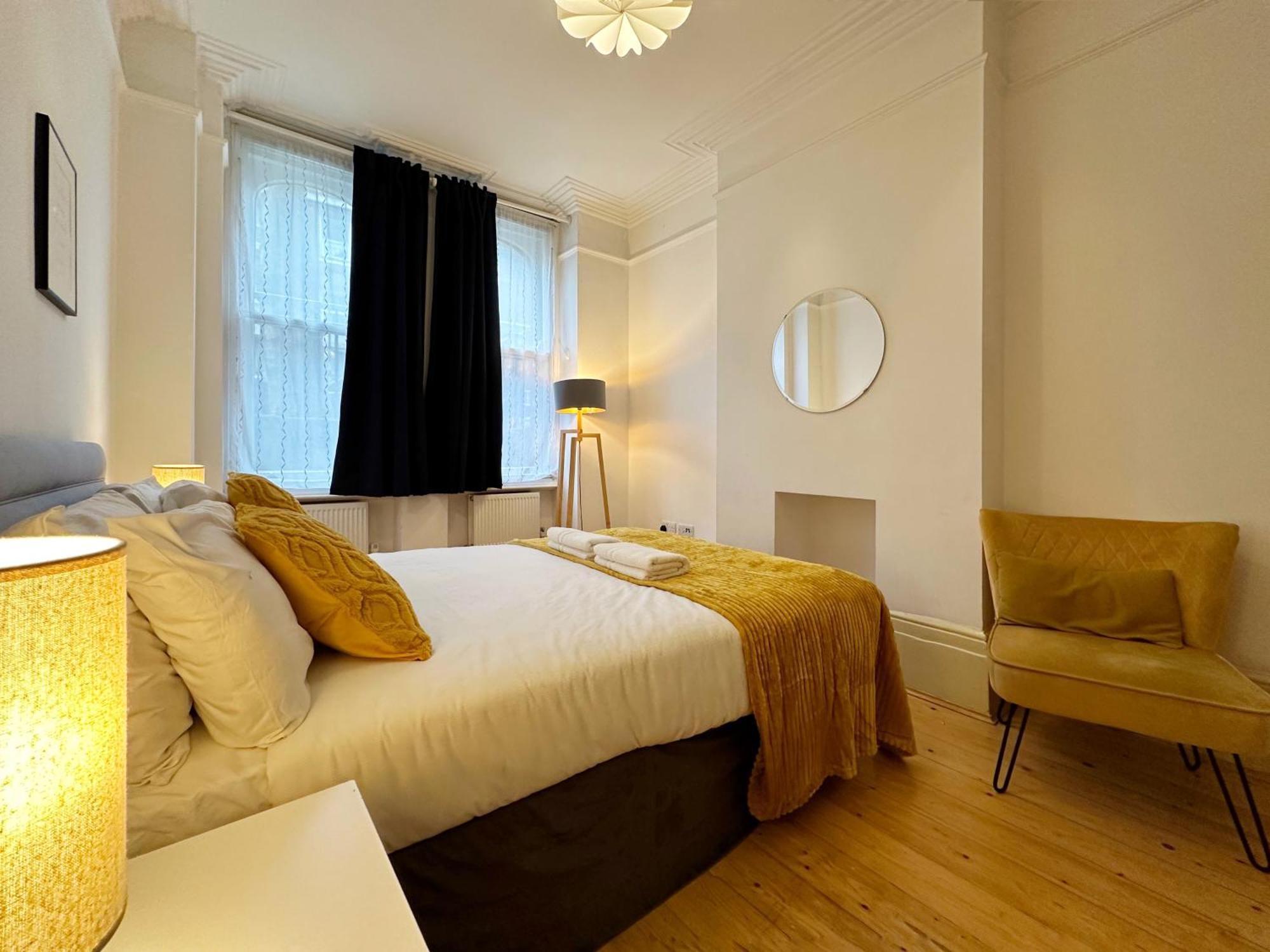 Oliver'S Place In Holborn - 2 Double Beds, 1 Sofa Bed, Great Location Apartment Londra Exterior foto