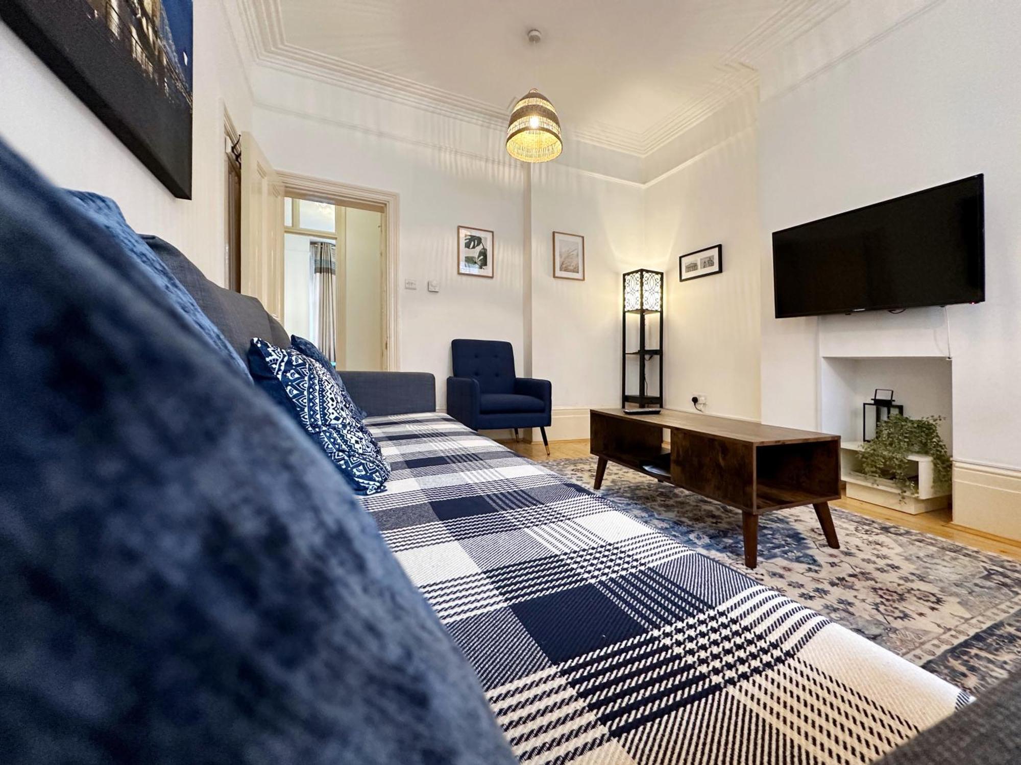 Oliver'S Place In Holborn - 2 Double Beds, 1 Sofa Bed, Great Location Apartment Londra Exterior foto