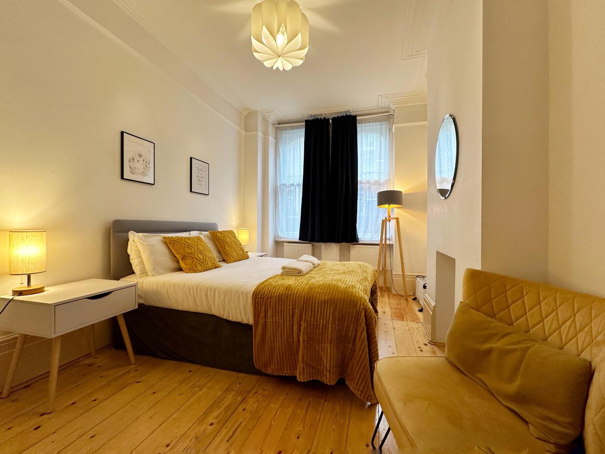 Oliver'S Place In Holborn - 2 Double Beds, 1 Sofa Bed, Great Location Apartment Londra Exterior foto