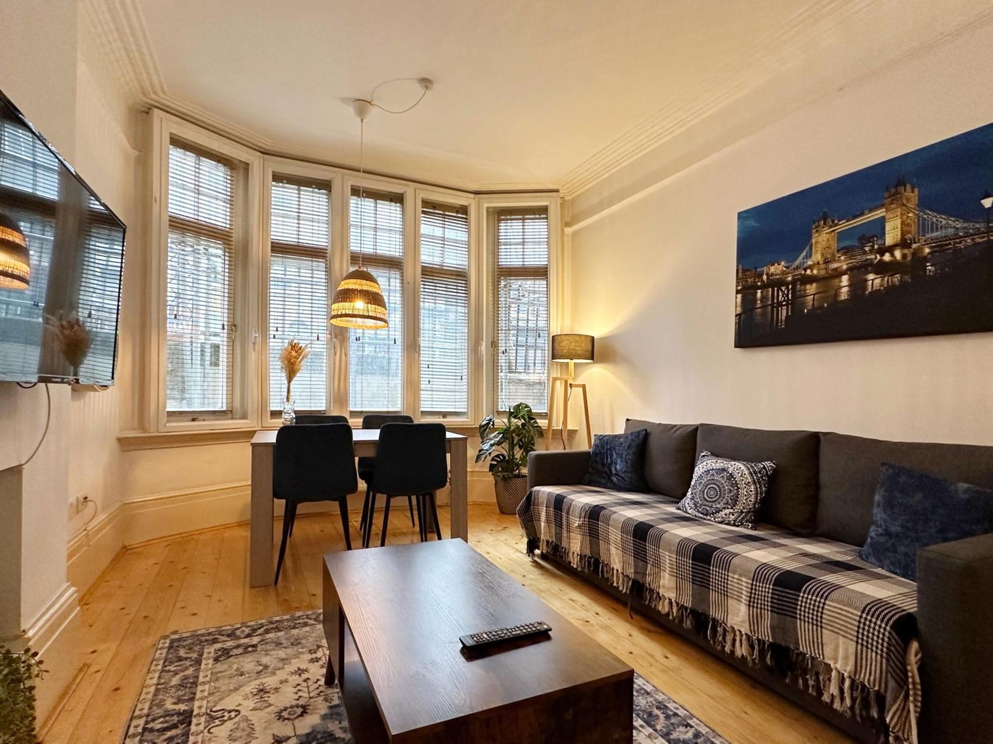 Oliver'S Place In Holborn - 2 Double Beds, 1 Sofa Bed, Great Location Apartment Londra Exterior foto