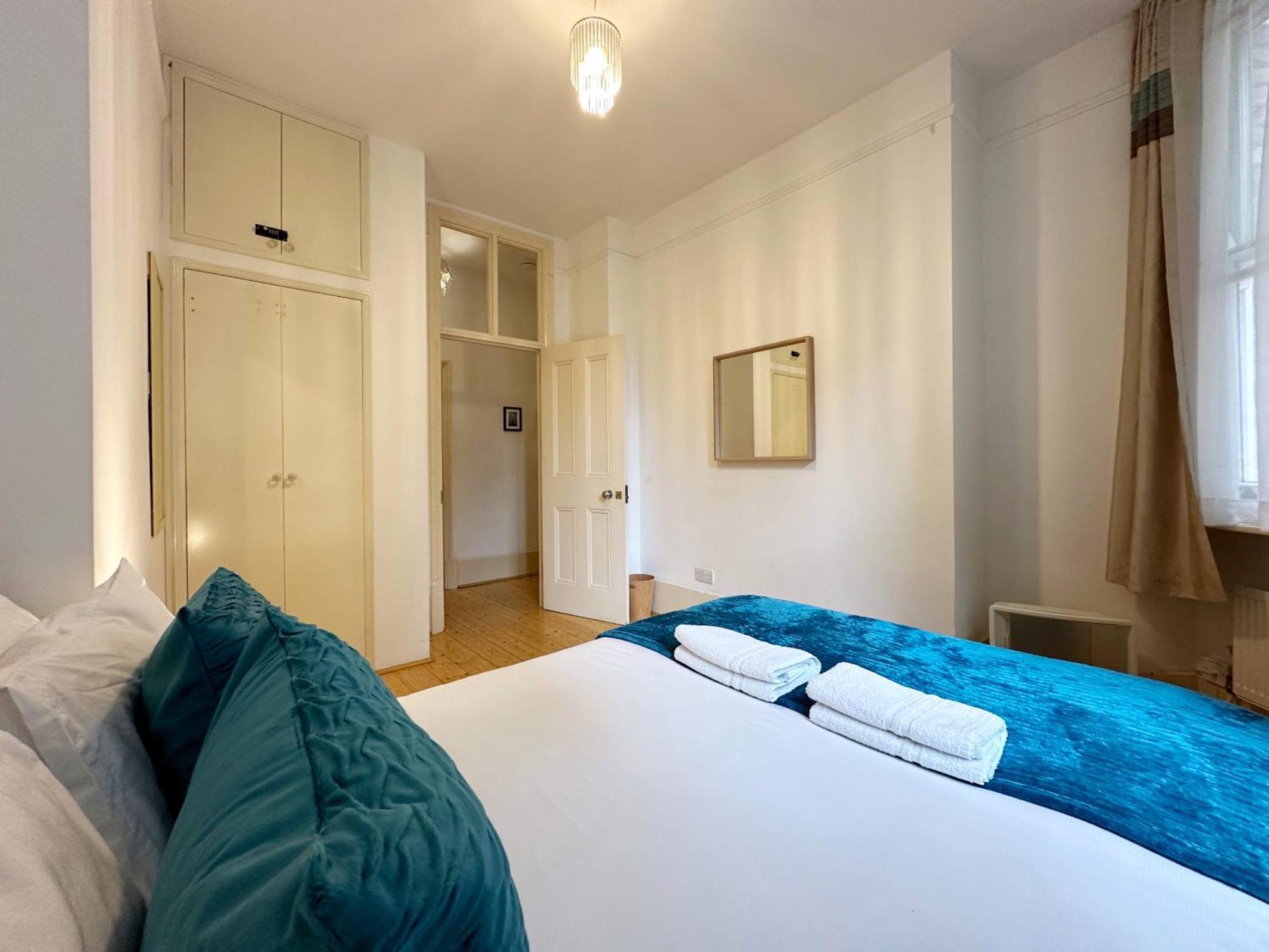 Oliver'S Place In Holborn - 2 Double Beds, 1 Sofa Bed, Great Location Apartment Londra Exterior foto